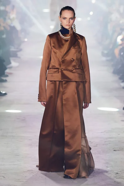 Look 4